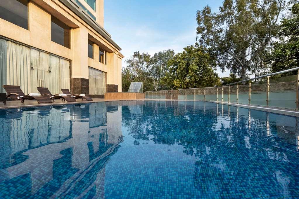 Ramada By Wyndham New Delhi Pitampura Hotell Fasiliteter bilde