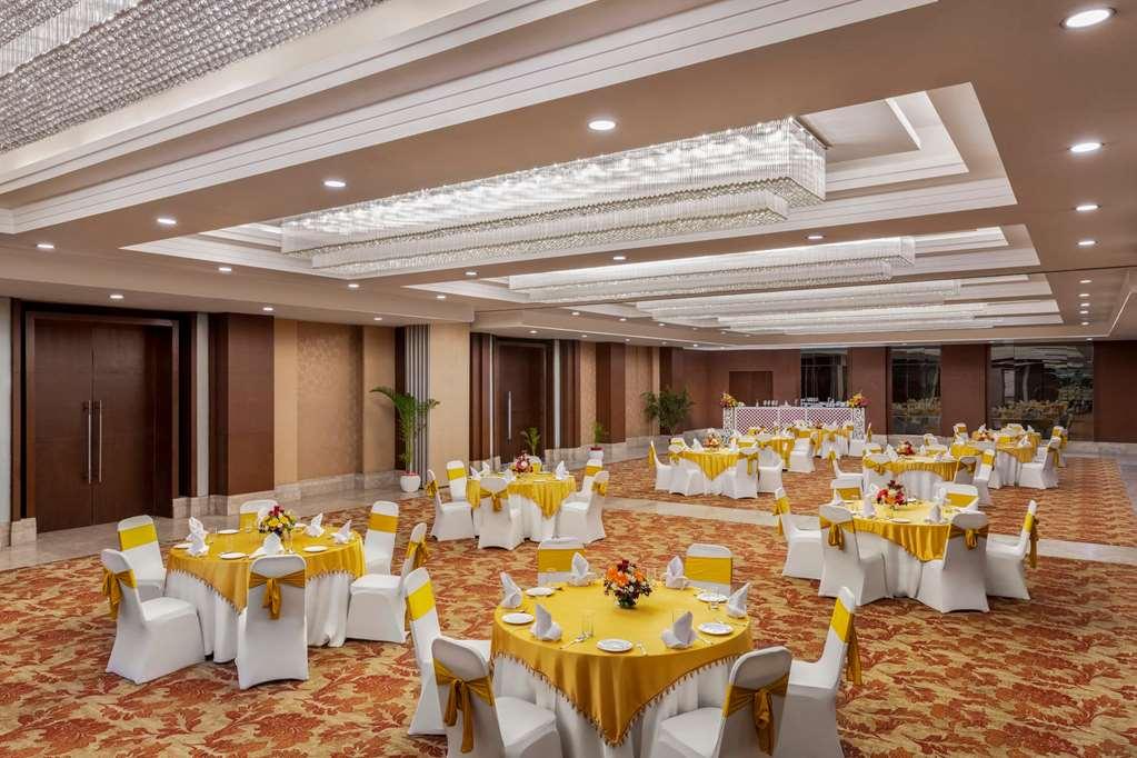 Ramada By Wyndham New Delhi Pitampura Hotell Fasiliteter bilde