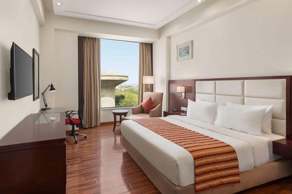 Ramada By Wyndham New Delhi Pitampura Hotell Rom bilde